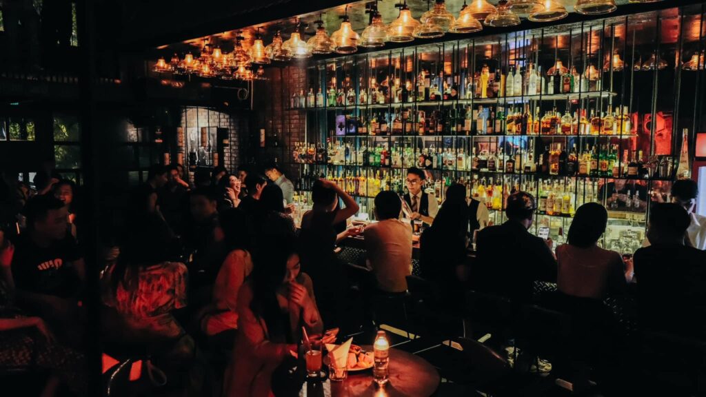 Bars and Clubs & Lounges in Vinh City, Nghe An